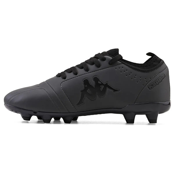 Chuteira de futebol Kappa com design moderno grafite e logo destacada na lateral.