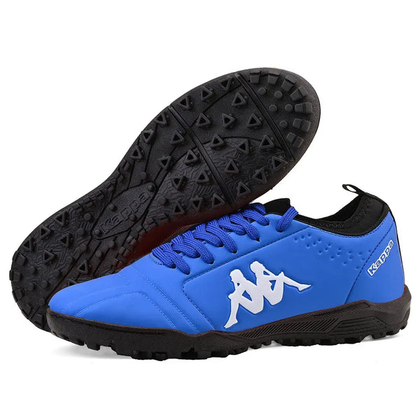 Chuteira azul com logo da Kappa para atividades físicas e corrida, com sola antiderrapante e design confortável.